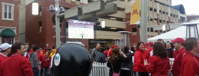 Big Ten Fan Fest is one of JRA'nın Beğendiği Mekanlar.