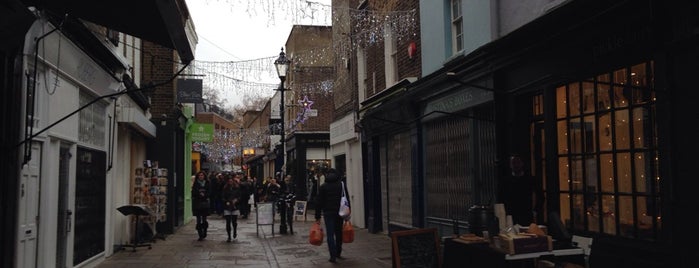 Camden Passage is one of London : things to do and see.
