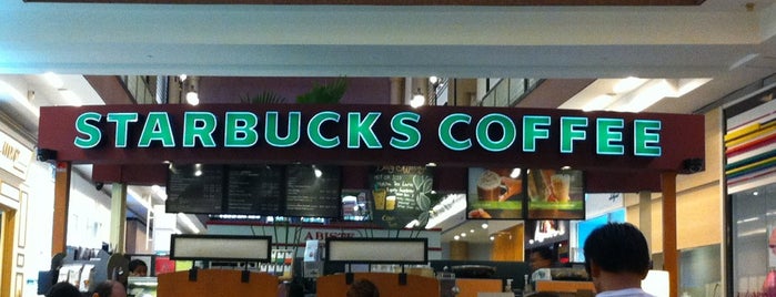 Starbucks is one of Tempat yang Disukai Woo.