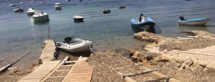 Playa de Porroig is one of Spiaggia.