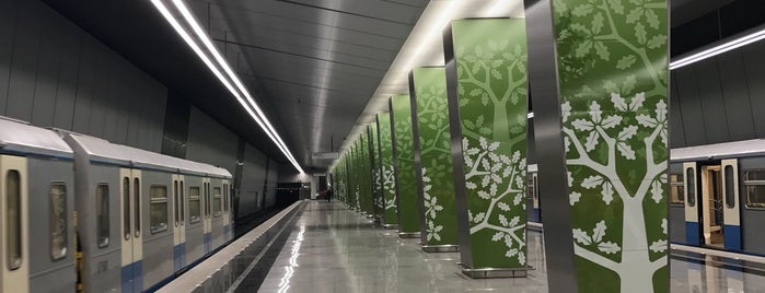 metro Ramenki is one of Lugares favoritos de Vlad.