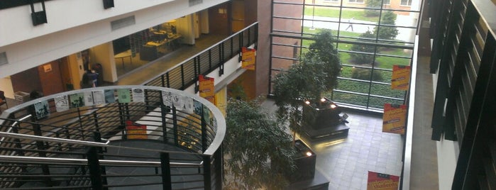 Golisano College of Computing & Information Sciences is one of สถานที่ที่ Jeff ถูกใจ.