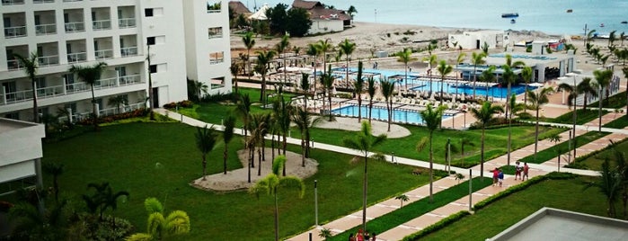 Hotel Riu Playa Blanca is one of Locais curtidos por Fernando.