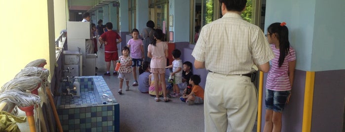 臺北市立東門國民小學 Taipei Municipal DongMen Elementary School is one of benさんのお気に入りスポット.