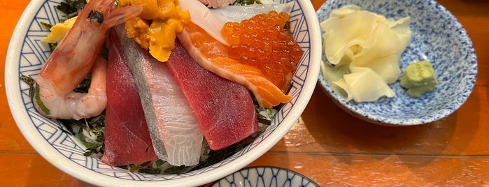 Tsukiji Tama Sushi is one of Lieux sauvegardés par Yongsuk.