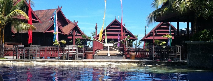 Pantai Gapura Swimming Pool is one of Makassar (•̪┌┐•̪).