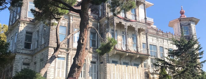 Caddebostan Perili Köşk is one of İstanbul 5.