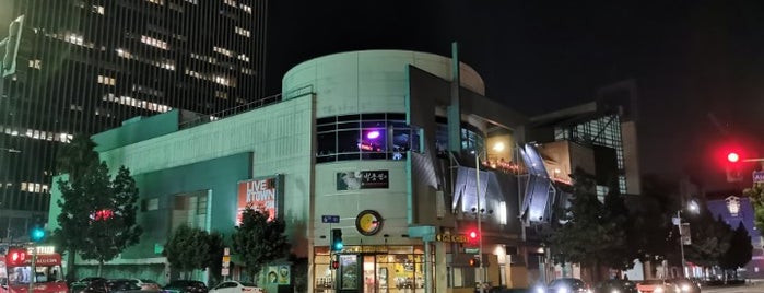 Chapman Plaza is one of Los Angeles.