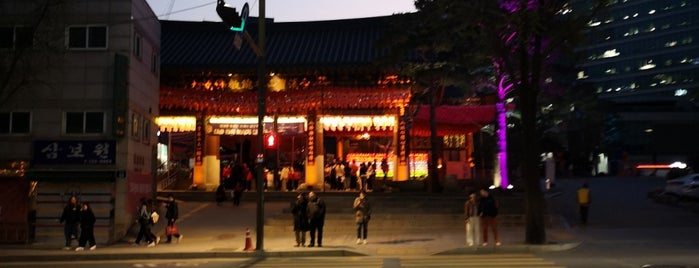 Jogyesa is one of Seoul.