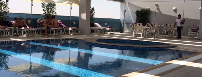 Premier Inn Abu Dhabi International Airport is one of Jessica'nın Beğendiği Mekanlar.