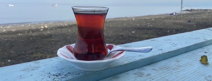 Salaş Cafe is one of Yeme içme mekanlarım.