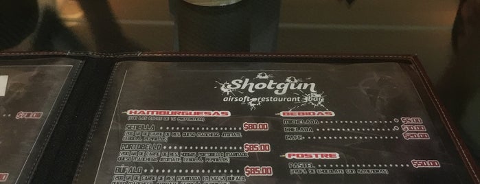 Shotgun is one of Cochinadas.