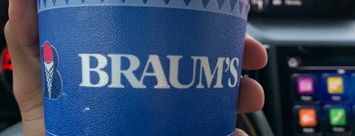 Braum's Ice Cream & Dairy Stores is one of Locais curtidos por Lyric.