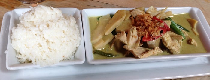 Land Thai Kitchen is one of NY - comida, cerveza y tragos.