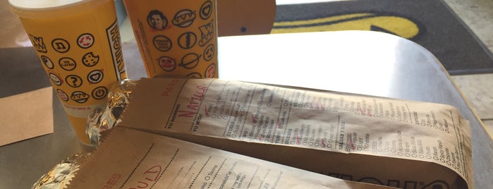 Which Wich? Superior Sandwiches is one of Para comer.