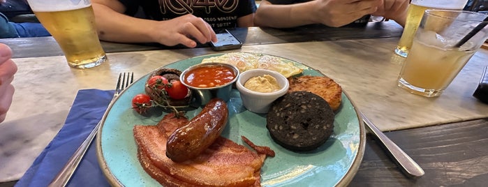 Wilson’s Social is one of Breakfast/Lunch Manchester.