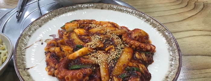 착한낙지 문정점 is one of Korean foods.