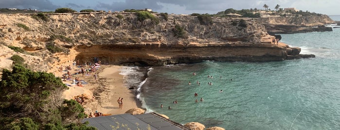 Cala Escondida is one of Dominicさんのお気に入りスポット.