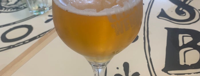 Beer Kingdom is one of Portugal — cafés, bouchées, verre.