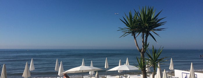 La Voile Bleue is one of A table ! - France.