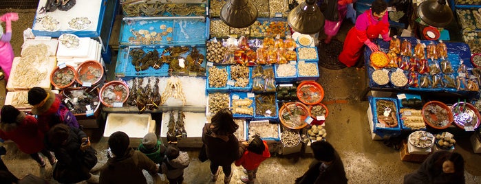 Noryangjin Fisheries Wholesale Market is one of Top Experiences in Seoul.