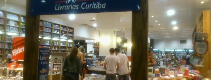 Livrarias Curitiba is one of Orte, die Luiz gefallen.