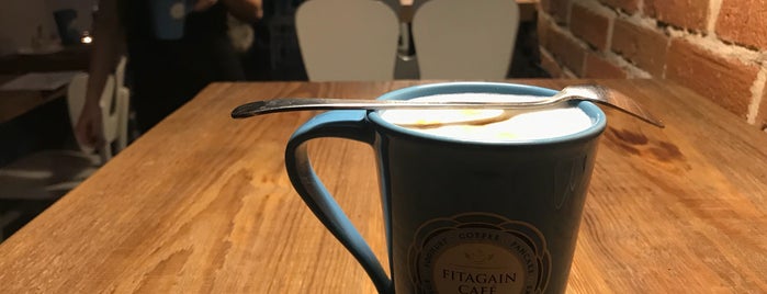 Fitagain Café is one of สถานที่ที่ Roberto ถูกใจ.