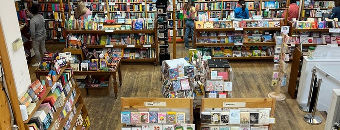 Country Bookshelf is one of Bookshops - US West.