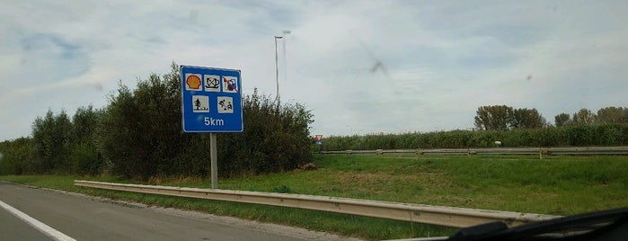 E411 - Aire de Repos d'Ostin-Est is one of Belgium / Highways / E411.