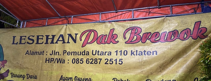 Lesehan Pak Brewok "Burung Dara" Jl. Pemuda Utara, Klaten is one of Dhyani : понравившиеся места.