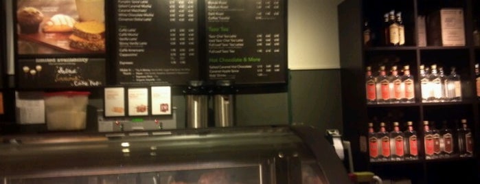 Starbucks is one of Orte, die Patrick gefallen.