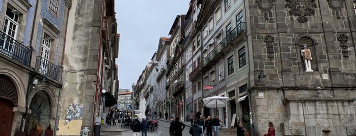 Fonte da Praça da Ribeira is one of Best of Porto.