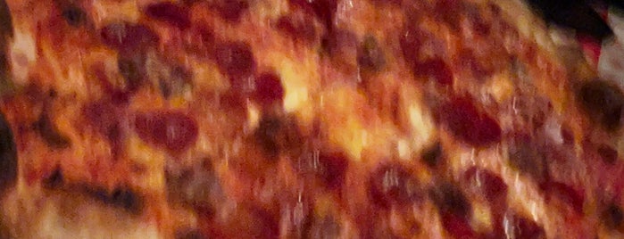 Dimo's Apizza is one of uwishunu portland.