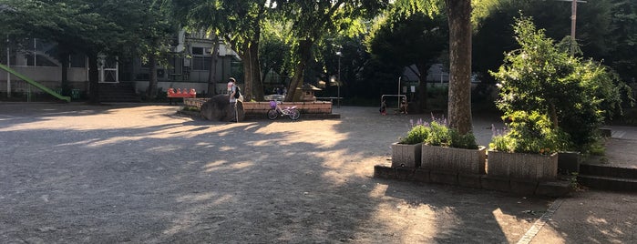 聖蹟公園 is one of Lieux qui ont plu à Sigeki.