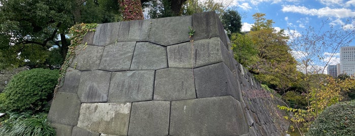 Remains of Hibiya-mon Gate is one of 江戸城三十六見附.