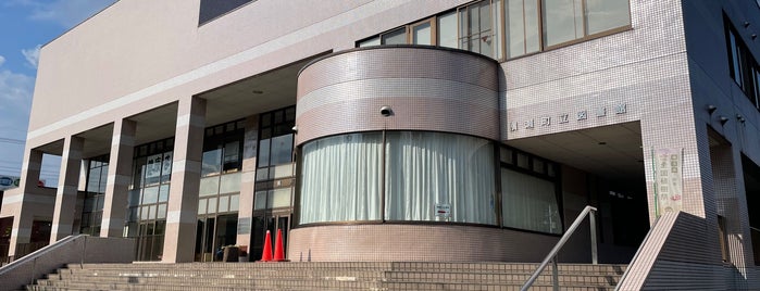 横瀬町町民会館 (かわせみ会館) is one of Musica e Teatro.