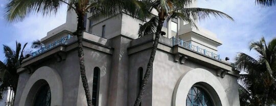 Aloha Tower is one of Hawaii 2014.