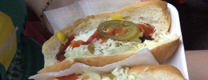 Hotdogs de la 56 is one of Posti che sono piaciuti a Rajuu.
