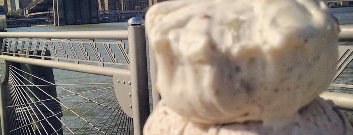 Brooklyn Ice Cream Factory is one of The Dumbo List by Urban Compass.
