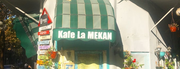 Kafe Lâ Mekan Kuzguncuk is one of Tempat yang Disukai Lale.