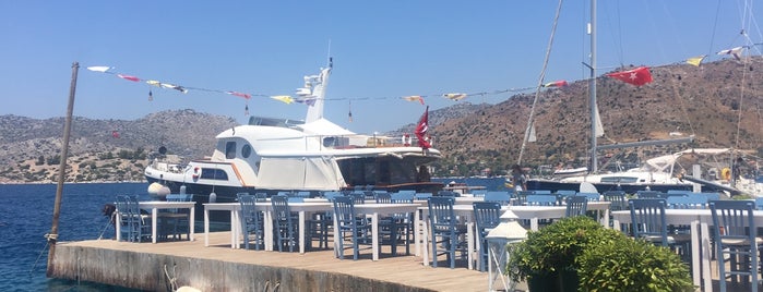 Bozburun Yacht Club is one of Locais curtidos por Lale.