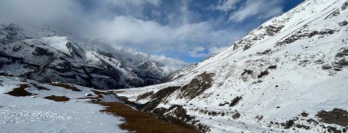 დიდი კავკასიონი/Didi Kawkasioni is one of Kazbegi.