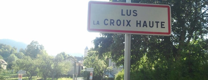 Lus-la-Croix-Haute is one of Les 200 principales stations de Ski françaises.