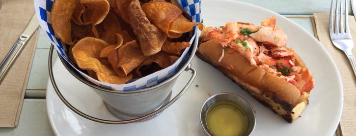 Blue Plate Oysterette is one of The 13 Best Places for Lobster Rolls in Santa Monica.