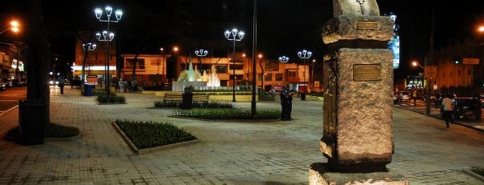 Praça Largo do Rosário is one of Orte, die Amanda gefallen.