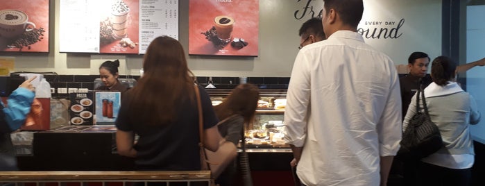 Costa Coffee is one of Bryan : понравившиеся места.