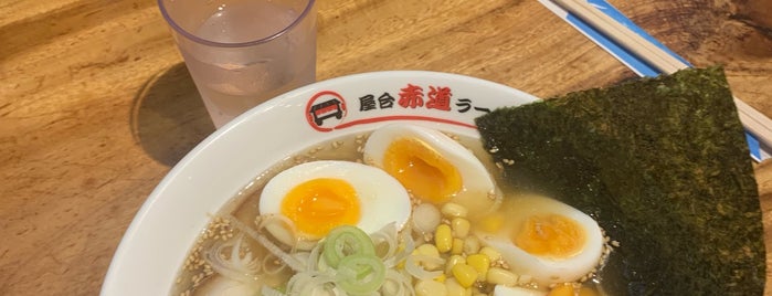 屋台赤道ラーメン 首里駅前店 is one of Locais curtidos por Dat.