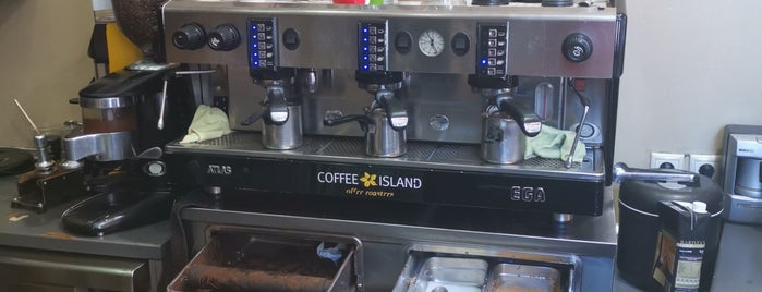Coffee Island is one of Εκεί βρίσκομαι συχνά.