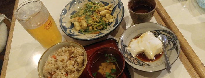 沖縄食彩 あじまあ is one of 那覇.