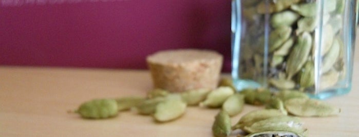 Cardamomo Vegetariano is one of Kimmieさんの保存済みスポット.